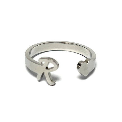 Anillo de acero ajustable con letra R y corazón