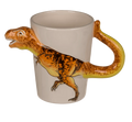 Taza dinosaurio marrón con cabeza grande y asa de cola