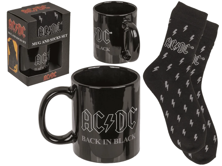 Set de regalo AC/DC Back in Black con taza negra de 315 ml, calcetines de talla 41-45 y caja con ventana