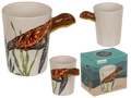 Taza original blanca con ilustración de tortuga marina y asa 3D en forma de tortuga, acompañada de caja decorada