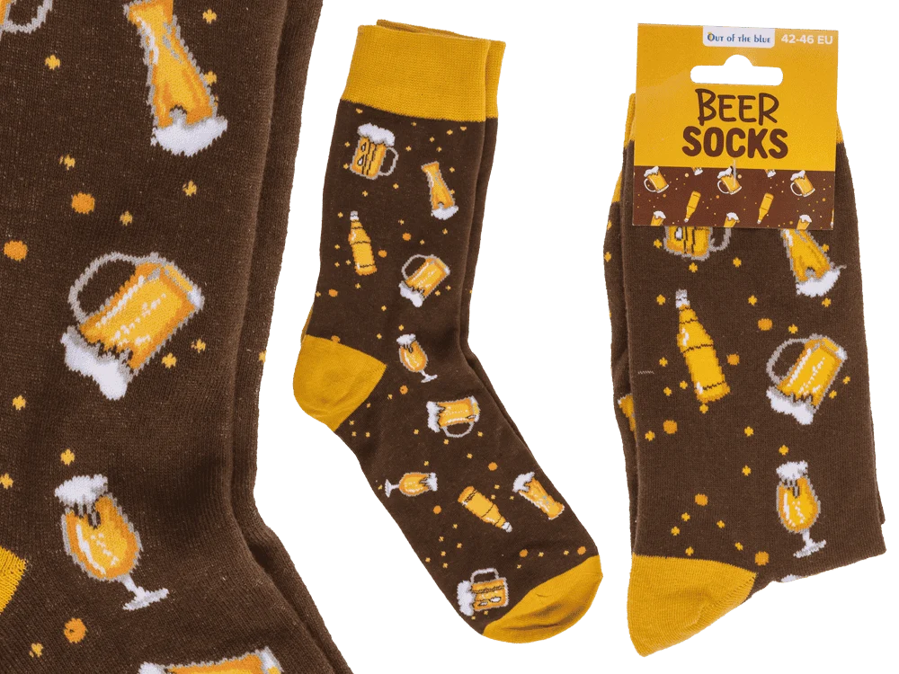 Calcetines de cerveza con motivos de jarras, botellas y copas