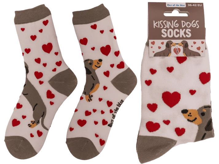 Calcetines de perros salchicha enamorados y corazones rojos, etiqueta Kissing Dogs Socks