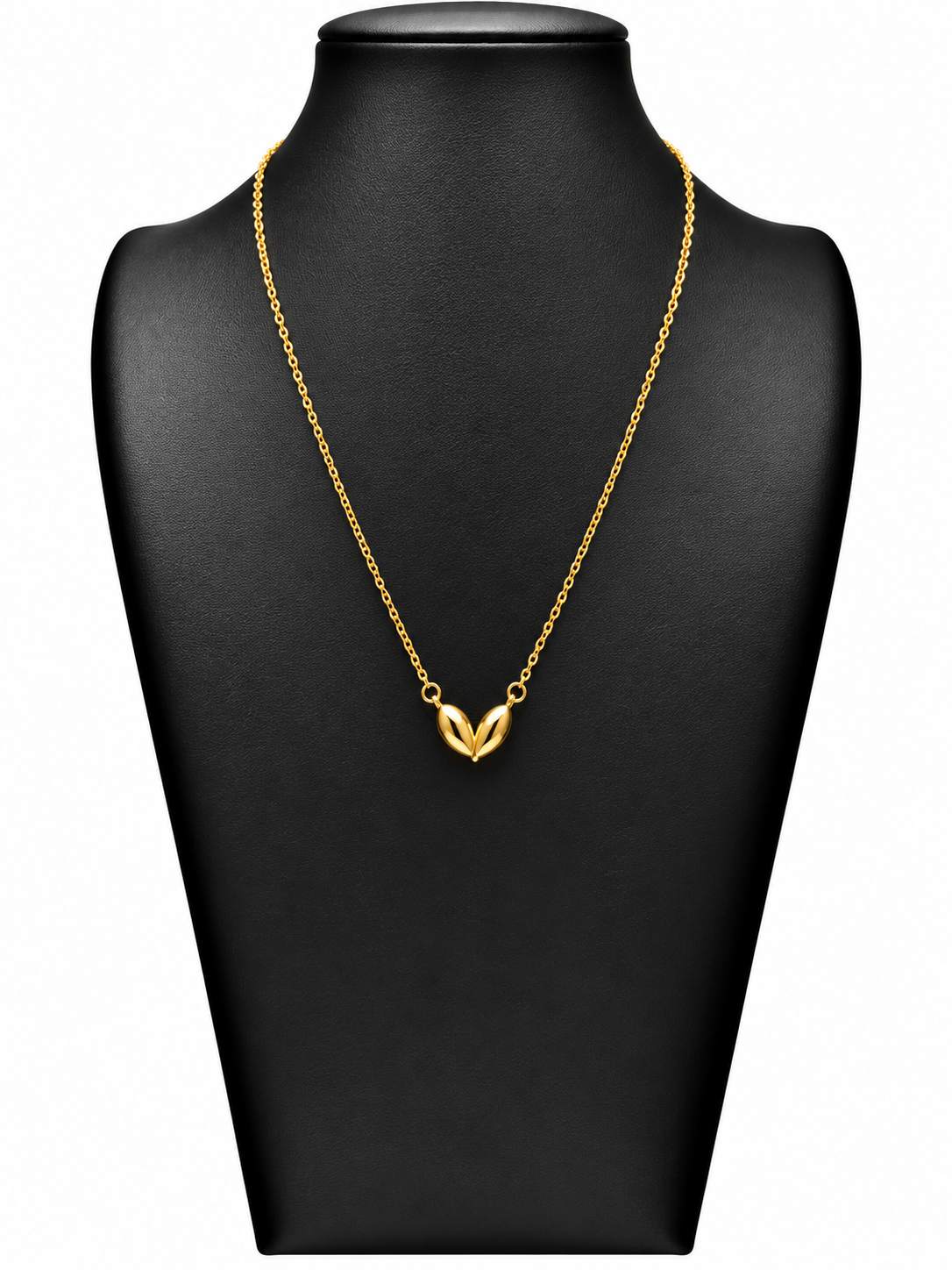 Collar Celeste dorado con dos hojas pequeñas unidas en V sobre busto negro