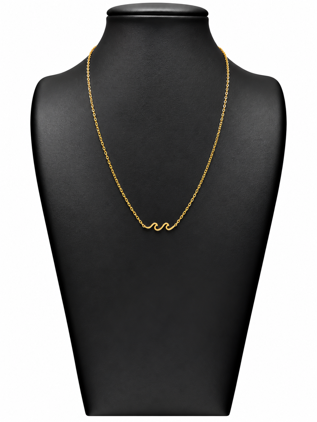 Collar Estela dorado con dos ondas centrales sobre busto negro y fondo blanco