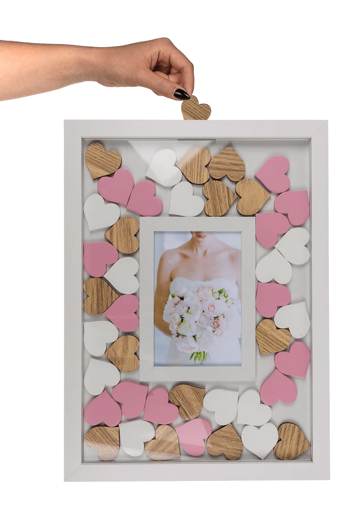Corazones de madera rosa y blancos para libro de visitas