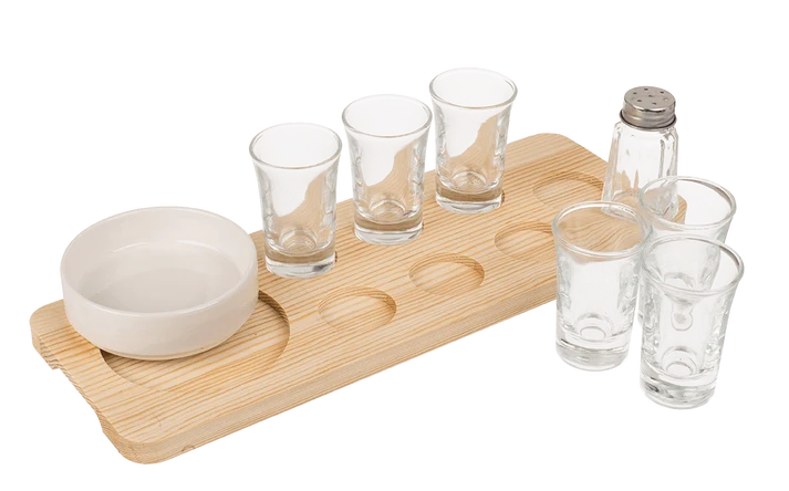 Bandeja de madera para tequila con seis vasos, cuenco y salero