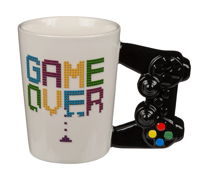 Taza Game Over de gres 350 ml con asa en forma de mando vista frontal