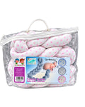 Trenza protectora de cuna Gamberritos de 200 cm, blanca con estrellas rosas, presentada en bolsa transparente con asas